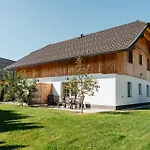 Aparthotel Edelweiss 4*
