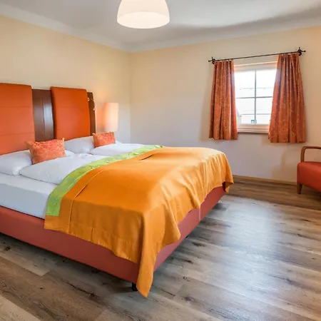 Edelweiss Aparthotel 3*