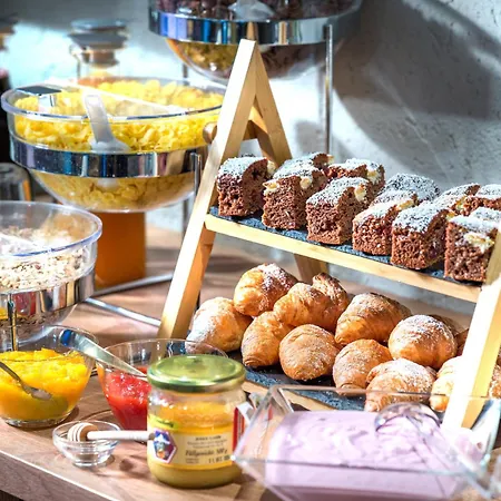 Aparthotel Edelweiss 4*