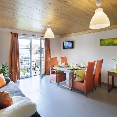 Edelweiss Aparthotel 4*