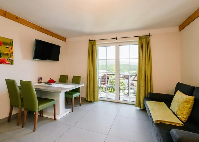 Edelweiss Aparthotel 4*
